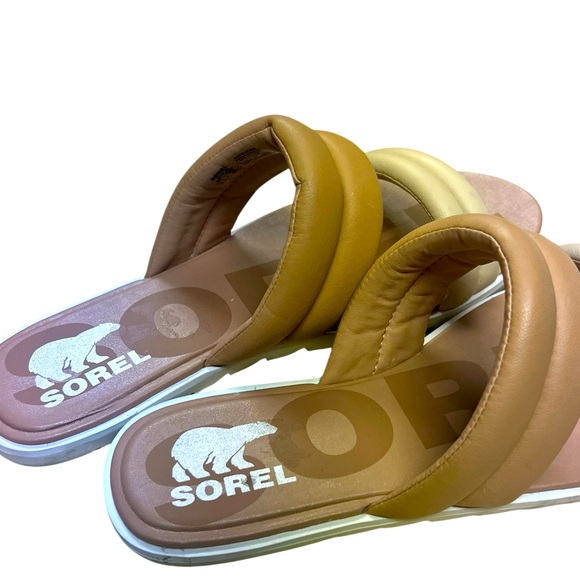 The SOREL Ella II sandal women’s size 10 uppers 
Two tone sand color puffy - Picture 2 of 4